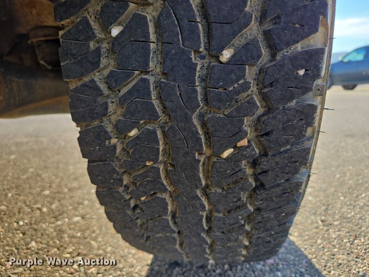 image for item DY1298 2003 Chevrolet S10 Ext. Cab pickup truck