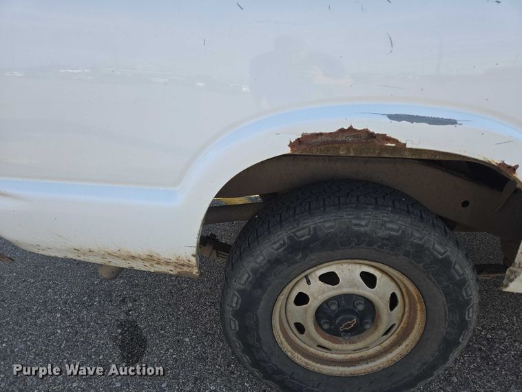 image for item DY1299 2001 Chevrolet S10 Ext. Cab pickup truck