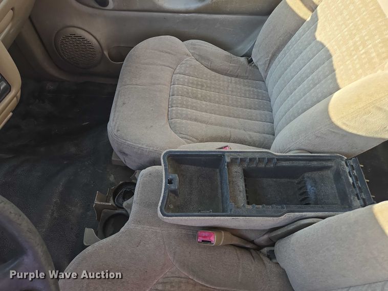 image for item DY1299 2001 Chevrolet S10 Ext. Cab pickup truck