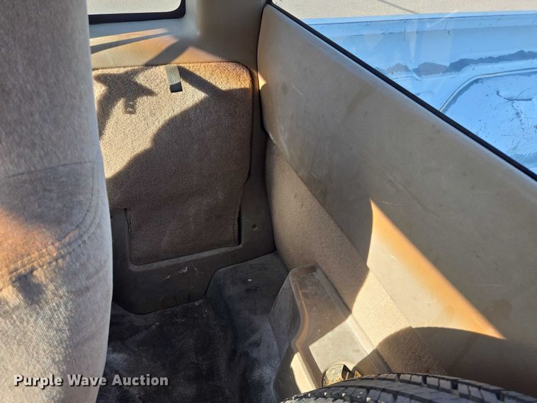 image for item DY1299 2001 Chevrolet S10 Ext. Cab pickup truck