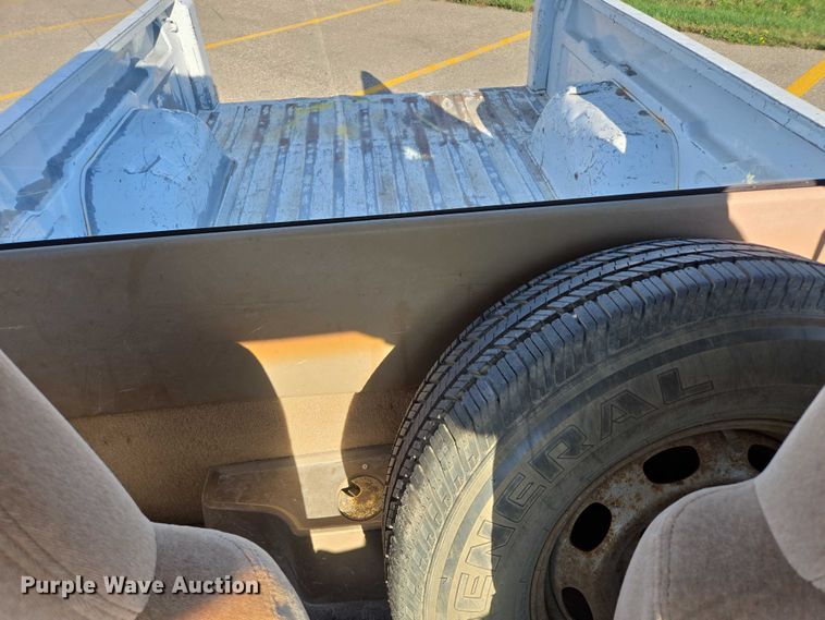 image for item DY1299 2001 Chevrolet S10 Ext. Cab pickup truck