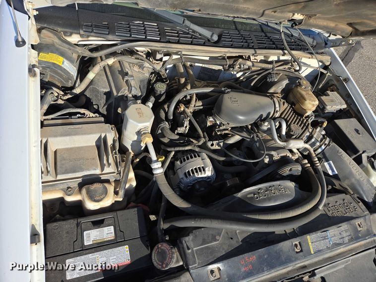 image for item DY1299 2001 Chevrolet S10 Ext. Cab pickup truck