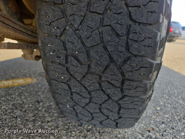 image for item DY1299 2001 Chevrolet S10 Ext. Cab pickup truck