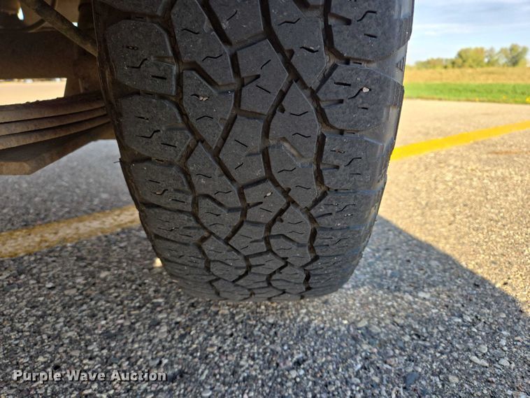 image for item DY1299 2001 Chevrolet S10 Ext. Cab pickup truck