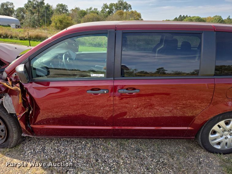 image for item DY1302 2020 Dodge Grand Caravan van
