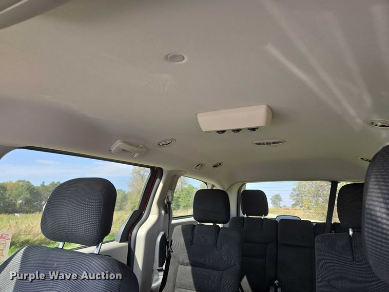 image for item DY1302 2020 Dodge Grand Caravan van