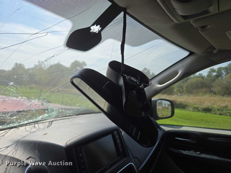 image for item DY1302 2020 Dodge Grand Caravan van