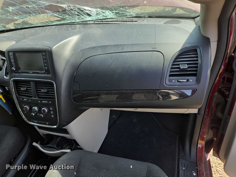 image for item DY1302 2020 Dodge Grand Caravan van