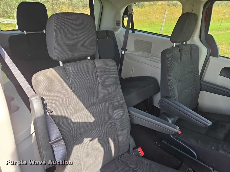 image for item DY1302 2020 Dodge Grand Caravan van