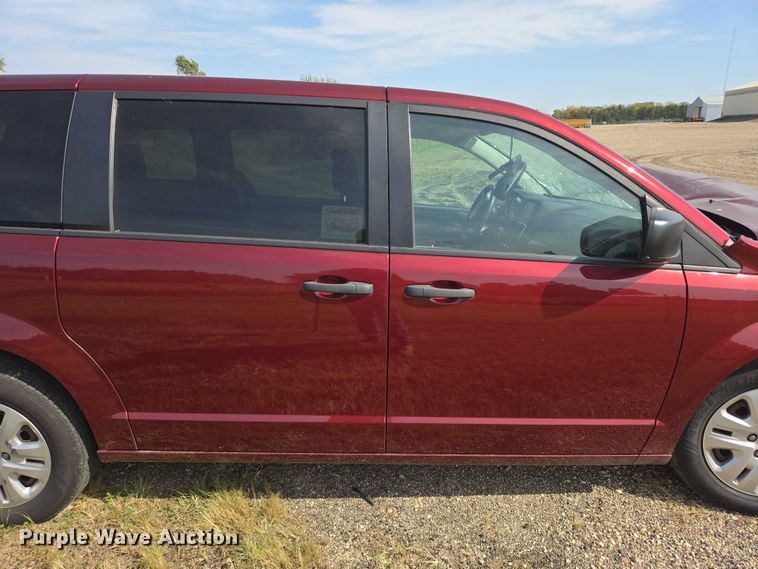 image for item DY1302 2020 Dodge Grand Caravan van