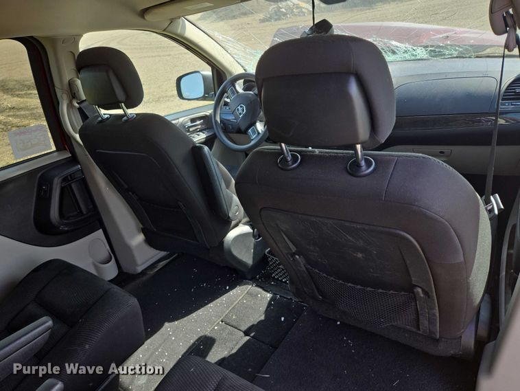 image for item DY1302 2020 Dodge Grand Caravan van