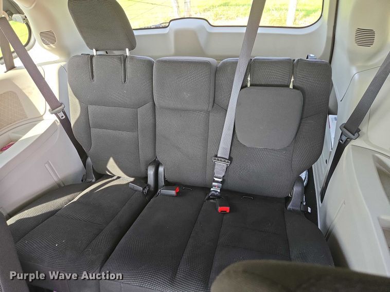 image for item DY1302 2020 Dodge Grand Caravan van