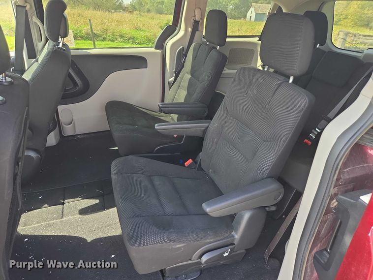 image for item DY1302 2020 Dodge Grand Caravan van