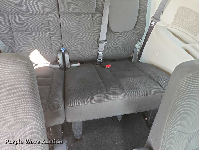 image for item DY1302 2020 Dodge Grand Caravan van