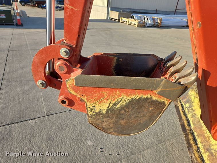 image for item DY1318 2010 Ditch Witch RT80 trencher