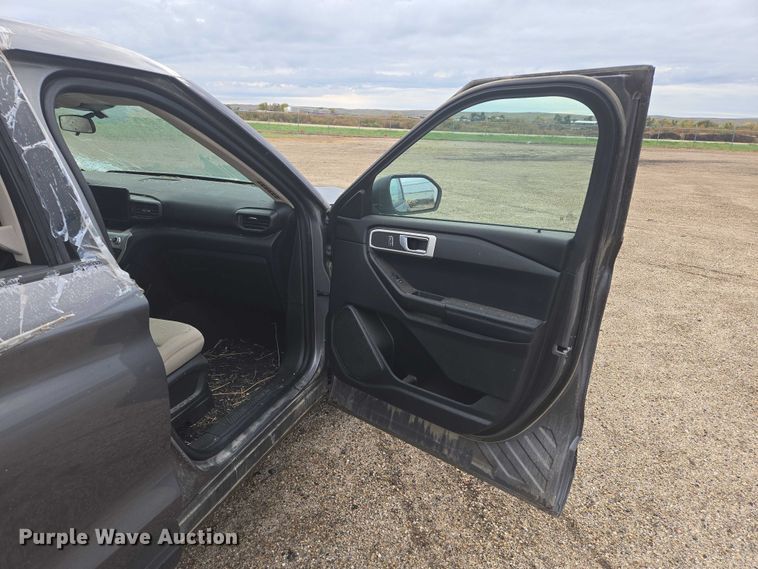 image for item DY1323 2021 Ford Explorer SUV