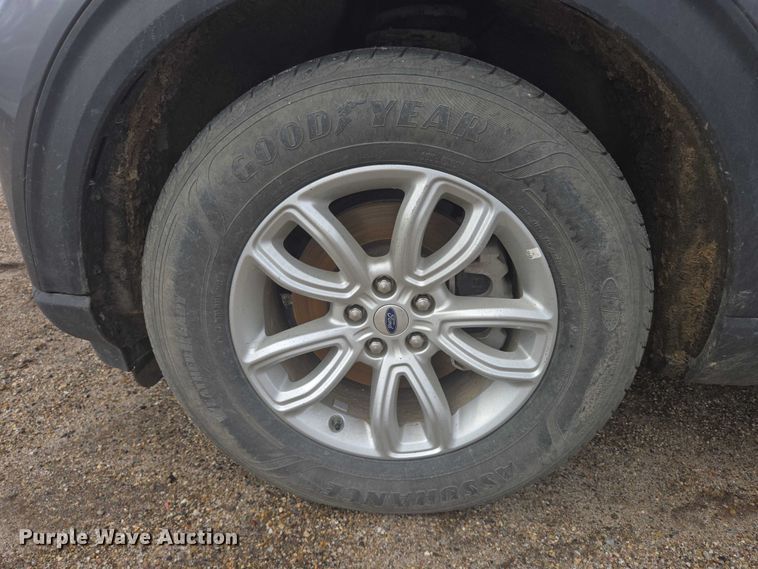 image for item DY1323 2021 Ford Explorer SUV