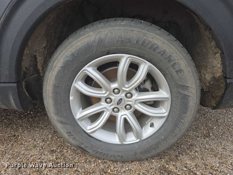 image for item DY1323 2021 Ford Explorer SUV