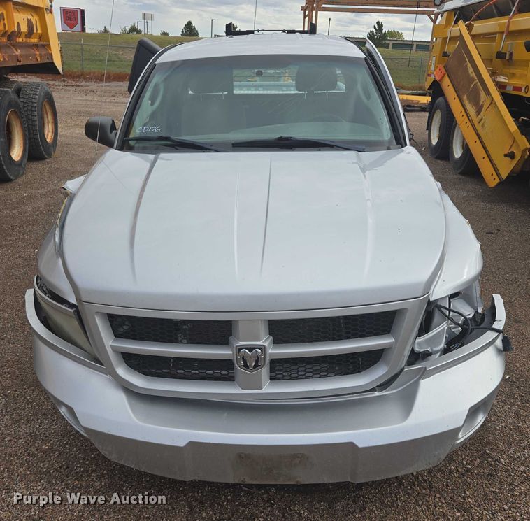 image for item DY1324 2011 Dodge Dakota Ext. Cab pickup truck