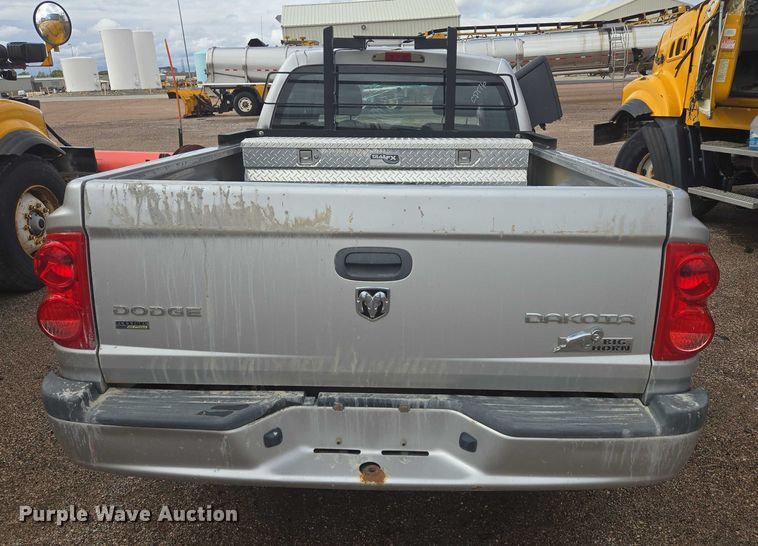 image for item DY1324 2011 Dodge Dakota Ext. Cab pickup truck