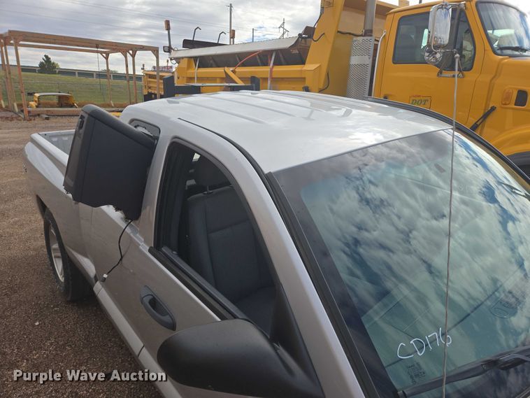 image for item DY1324 2011 Dodge Dakota Ext. Cab pickup truck