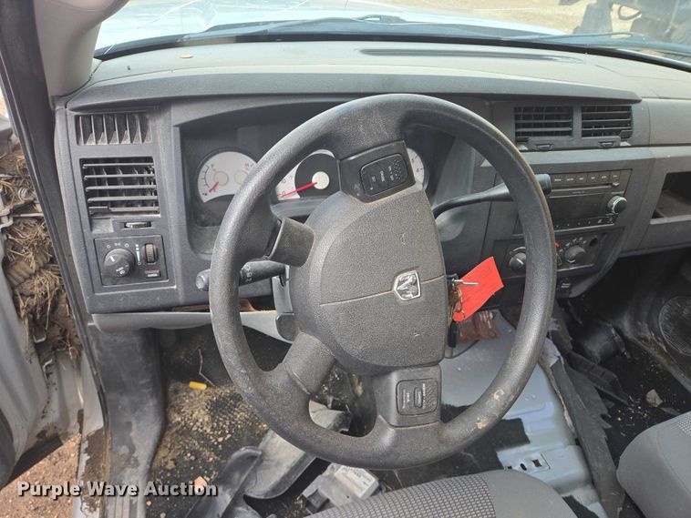 image for item DY1324 2011 Dodge Dakota Ext. Cab pickup truck