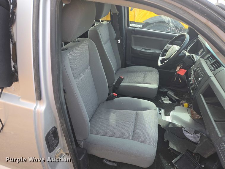 image for item DY1324 2011 Dodge Dakota Ext. Cab pickup truck