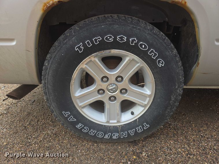 image for item DY1324 2011 Dodge Dakota Ext. Cab pickup truck