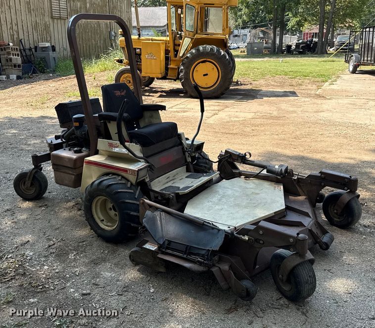 image for item DY8128 Grasshopper 725 ZTR lawn mower