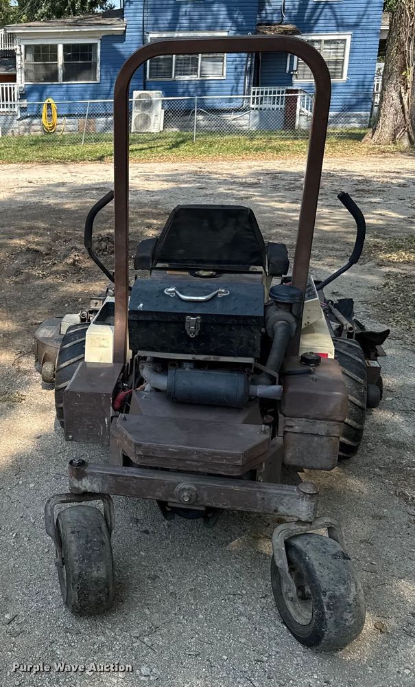 image for item DY8128 Grasshopper 725 ZTR lawn mower