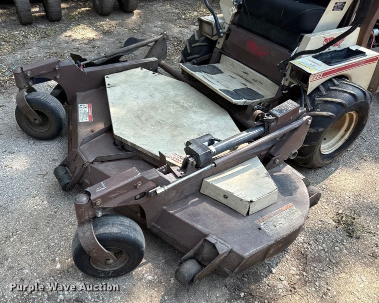 image for item DY8128 Grasshopper 725 ZTR lawn mower