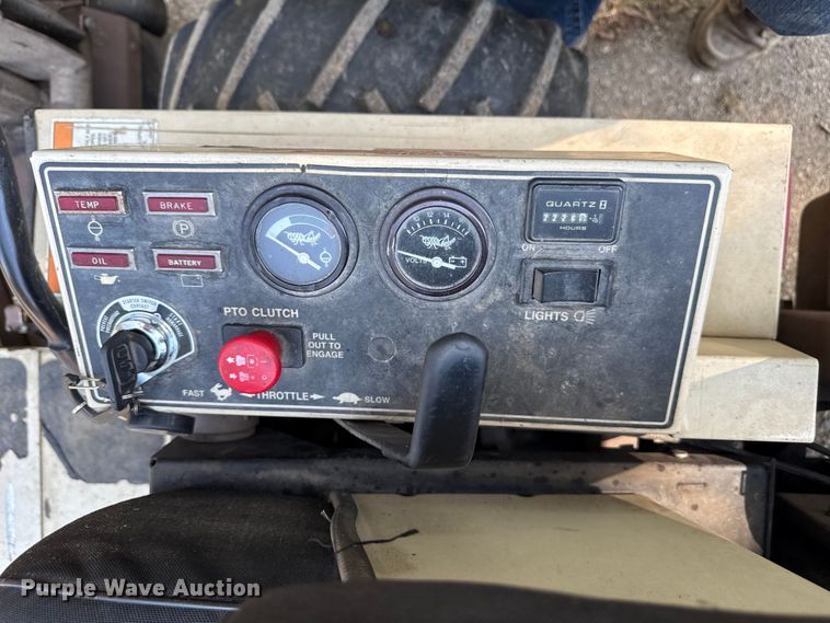 image for item DY8128 Grasshopper 725 ZTR lawn mower