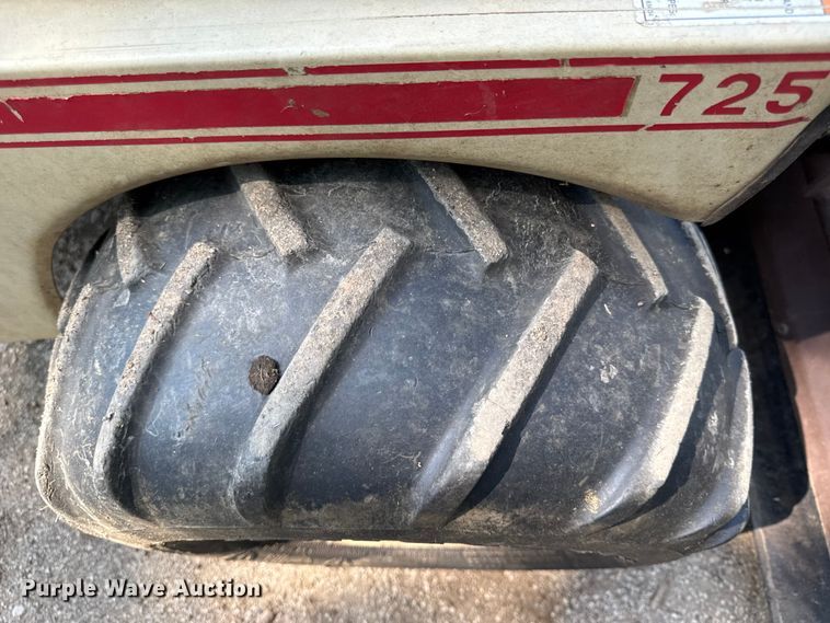 image for item DY8128 Grasshopper 725 ZTR lawn mower