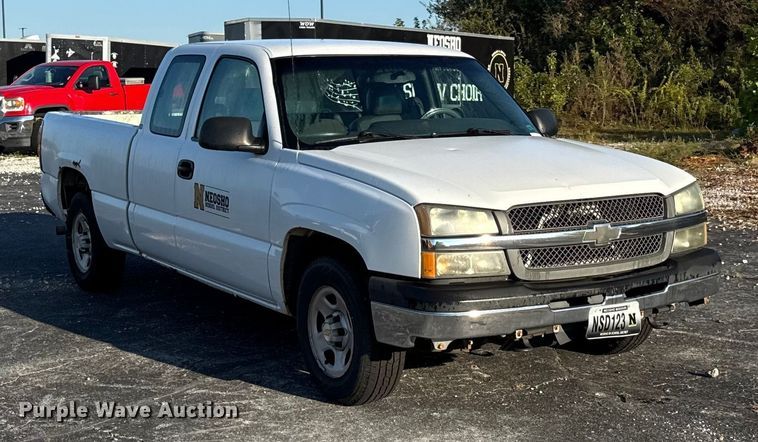 image for item DY8197 2003 Chevrolet Silverado 1500 Ext. Cab pickup truck