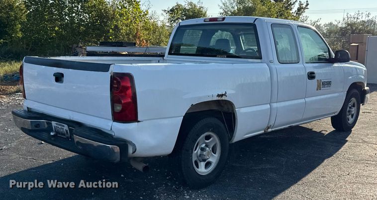 image for item DY8197 2003 Chevrolet Silverado 1500 Ext. Cab pickup truck