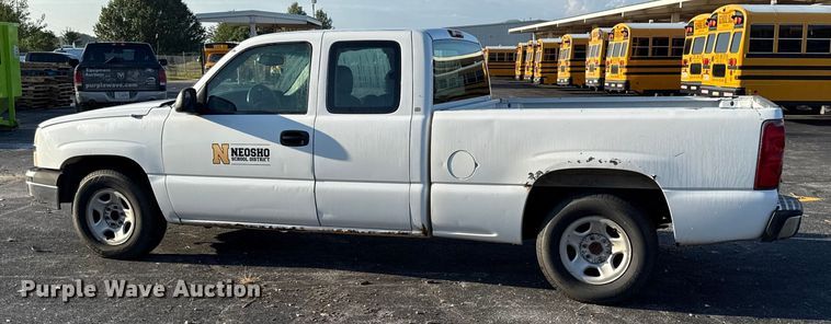image for item DY8197 2003 Chevrolet Silverado 1500 Ext. Cab pickup truck