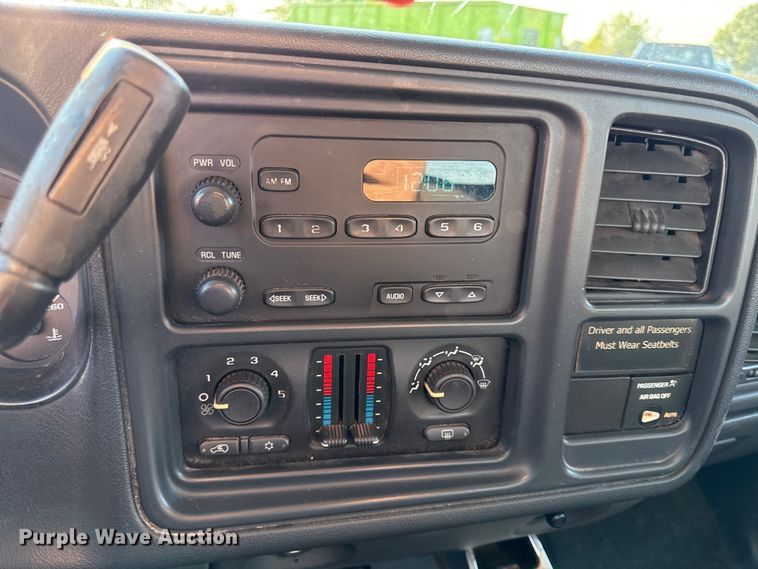 image for item DY8197 2003 Chevrolet Silverado 1500 Ext. Cab pickup truck