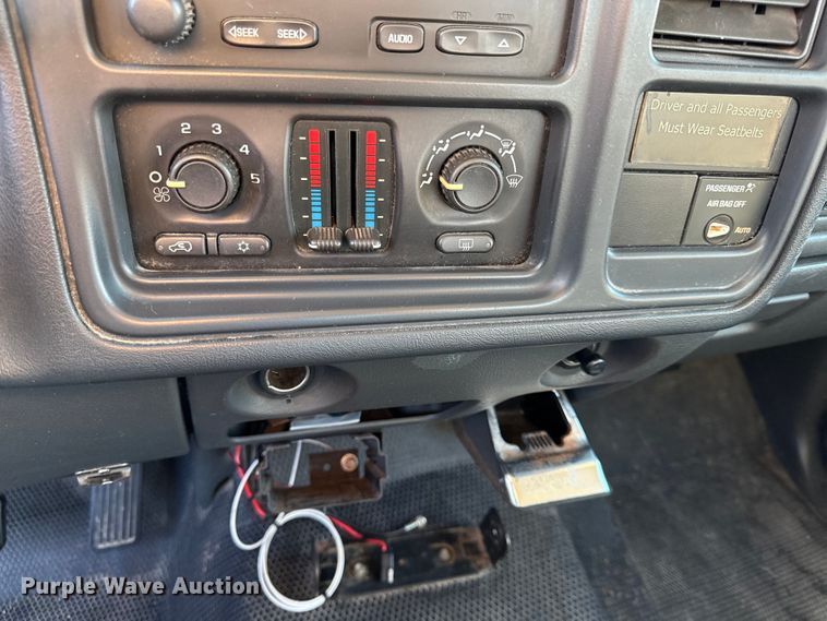 image for item DY8197 2003 Chevrolet Silverado 1500 Ext. Cab pickup truck