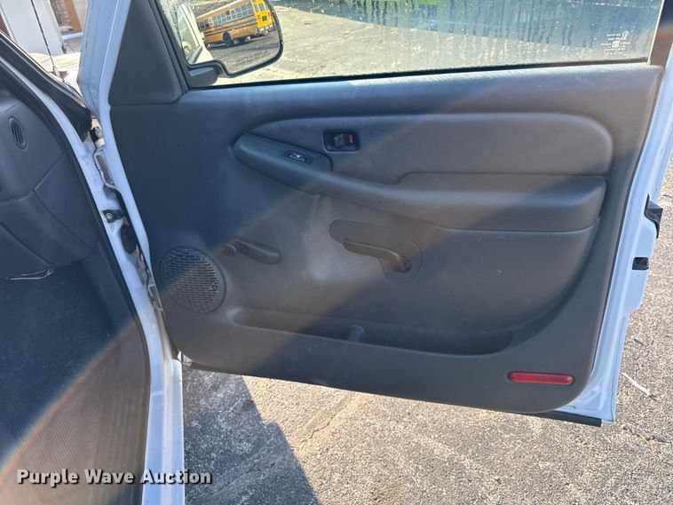 image for item DY8197 2003 Chevrolet Silverado 1500 Ext. Cab pickup truck