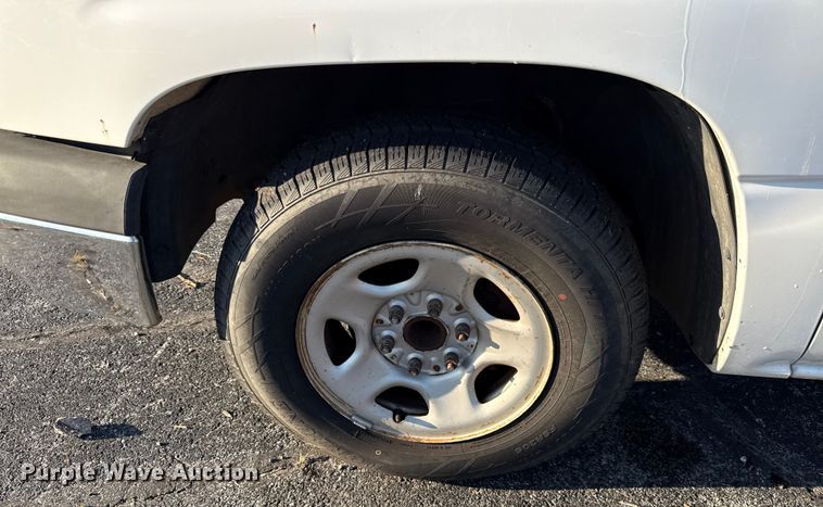 image for item DY8197 2003 Chevrolet Silverado 1500 Ext. Cab pickup truck