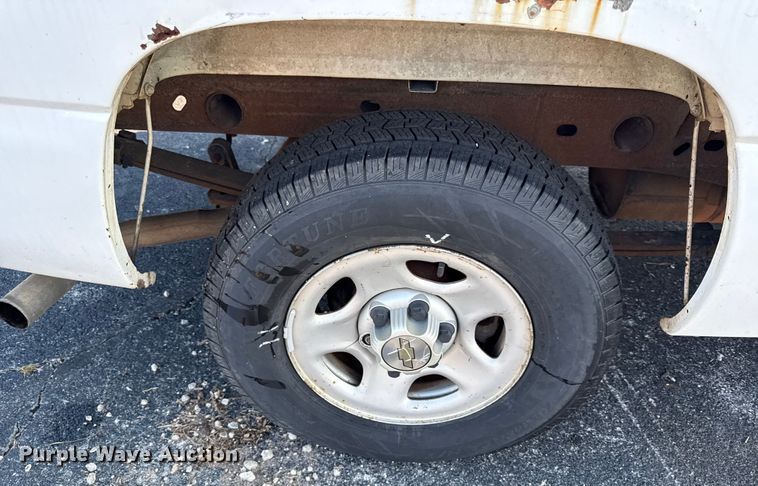 image for item DY8197 2003 Chevrolet Silverado 1500 Ext. Cab pickup truck