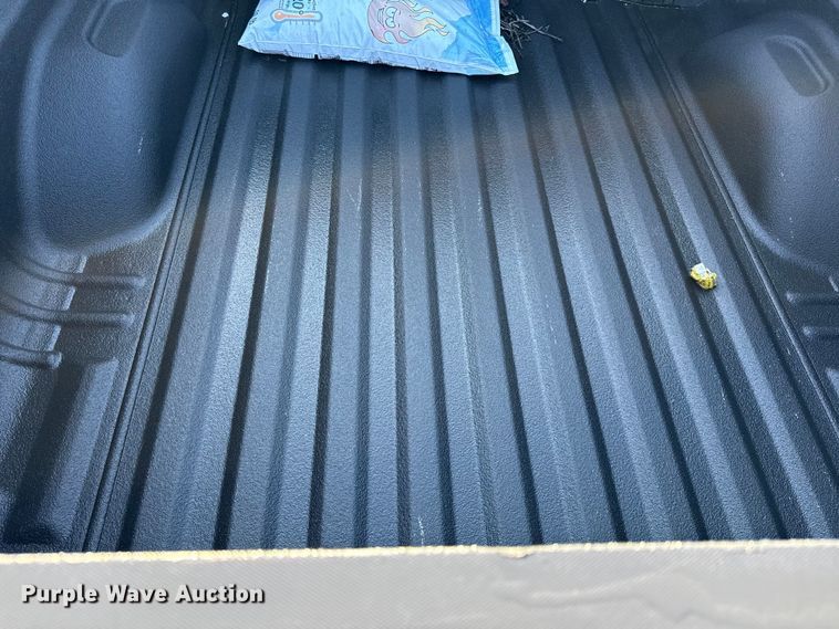 image for item DY8198 2016 Chevrolet Colorado Crew Cab pickup truck