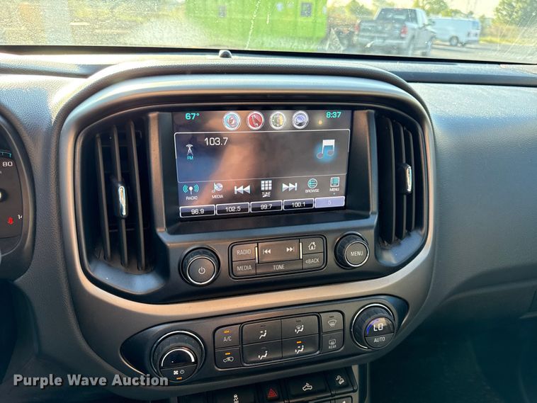 image for item DY8198 2016 Chevrolet Colorado Crew Cab pickup truck