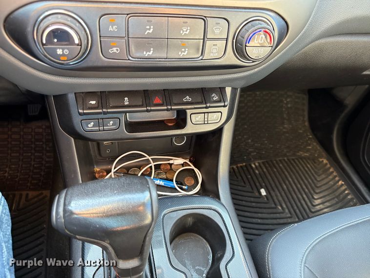 image for item DY8198 2016 Chevrolet Colorado Crew Cab pickup truck