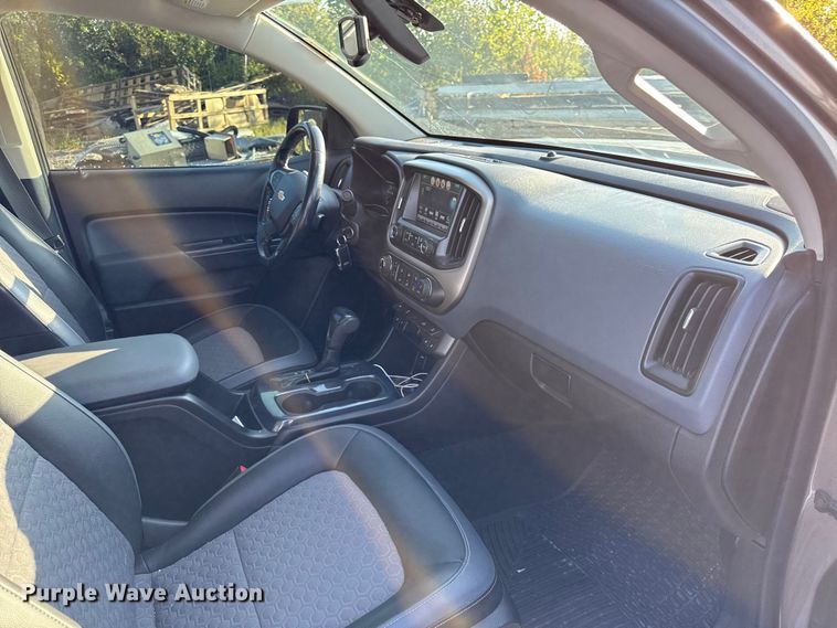 image for item DY8198 2016 Chevrolet Colorado Crew Cab pickup truck