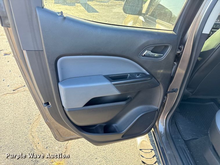 image for item DY8198 2016 Chevrolet Colorado Crew Cab pickup truck