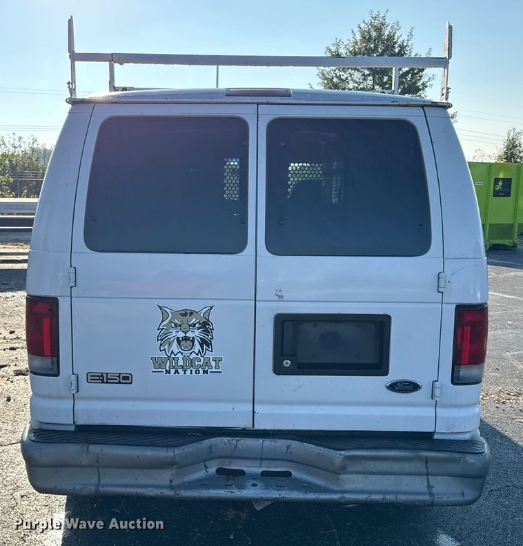 image for item DY8199 2001 Ford E150 van