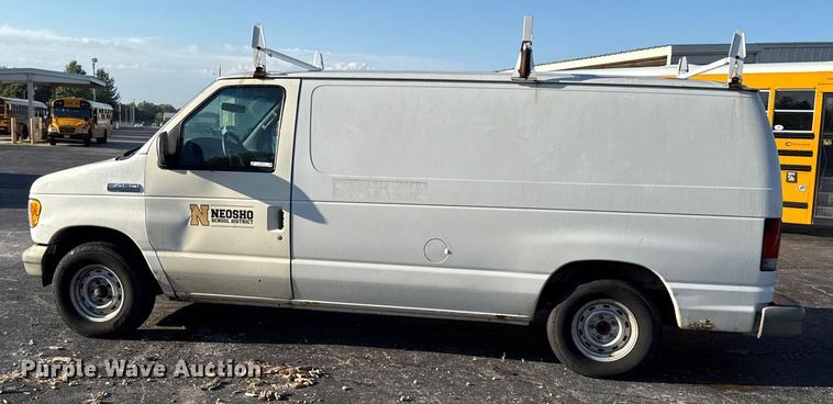 image for item DY8199 2001 Ford E150 van