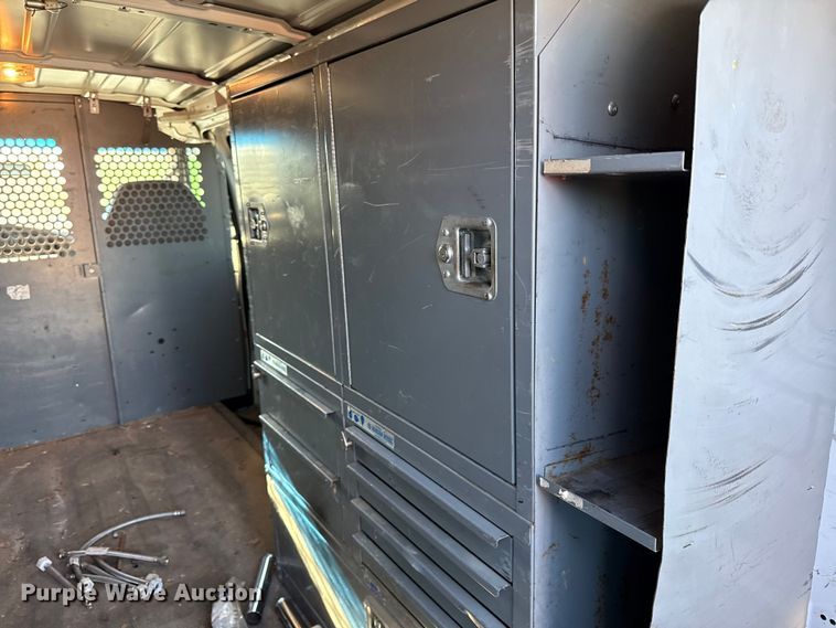 image for item DY8199 2001 Ford E150 van