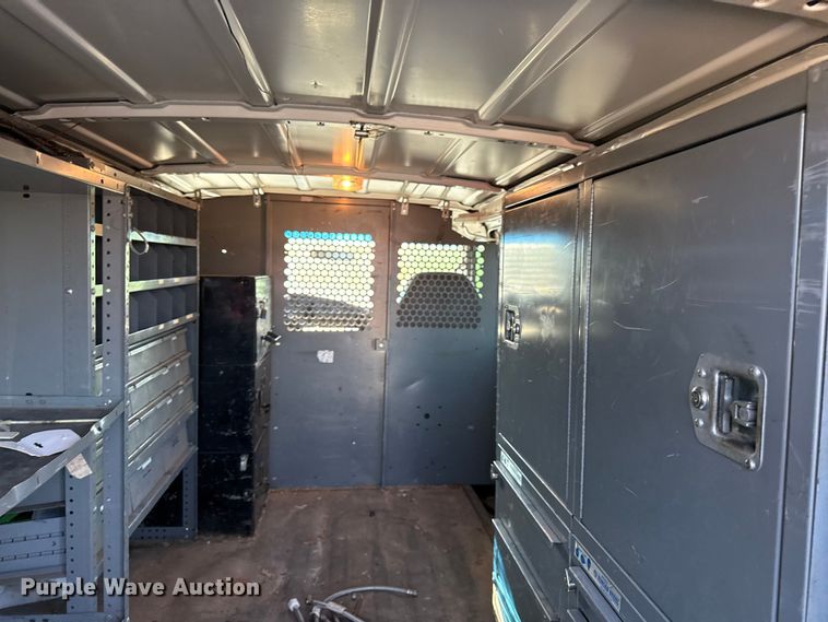 image for item DY8199 2001 Ford E150 van